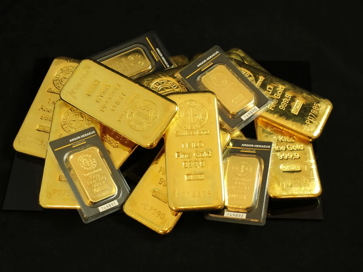 Assorted pre-loved gold bars