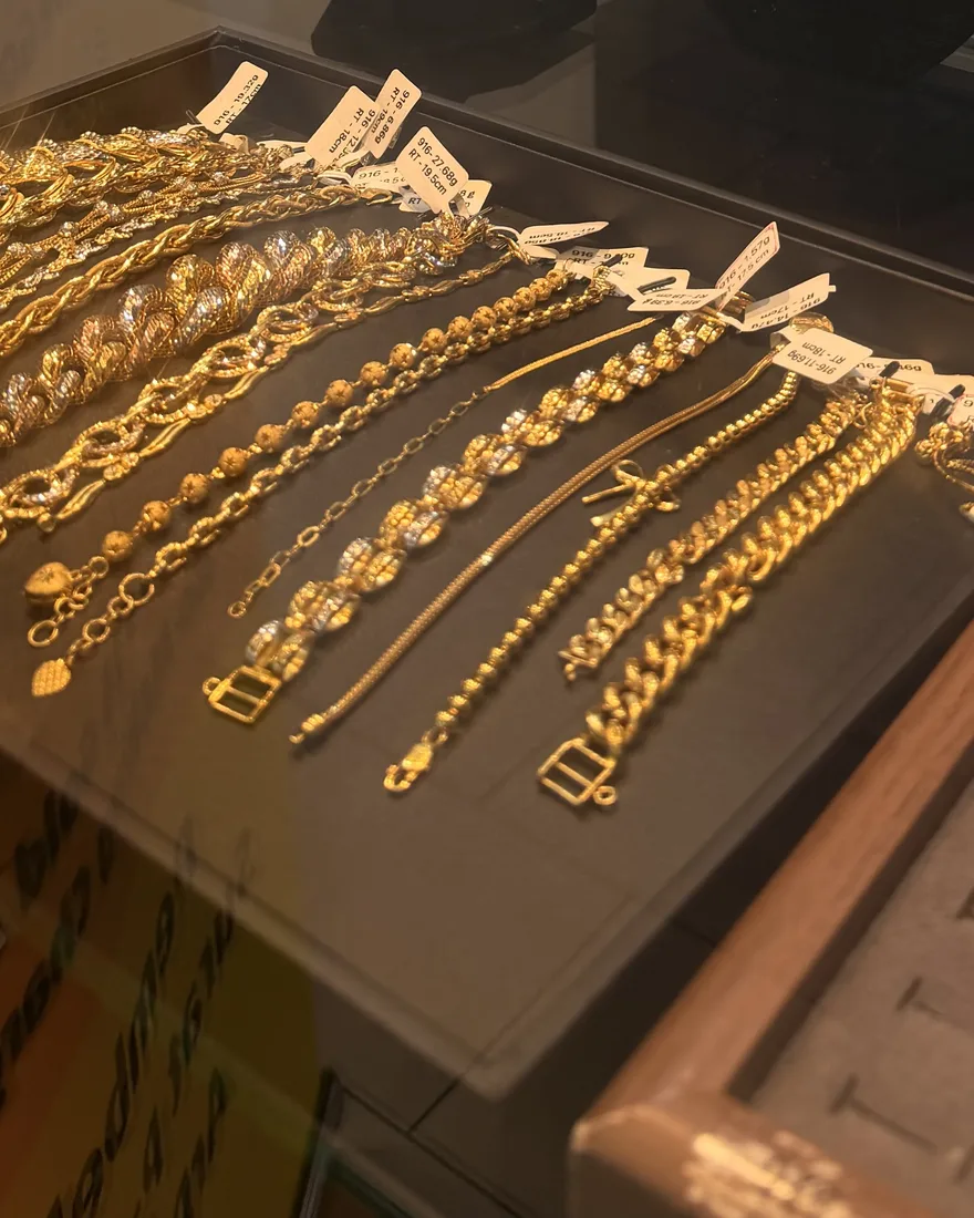Gold bracelets at AnyGold